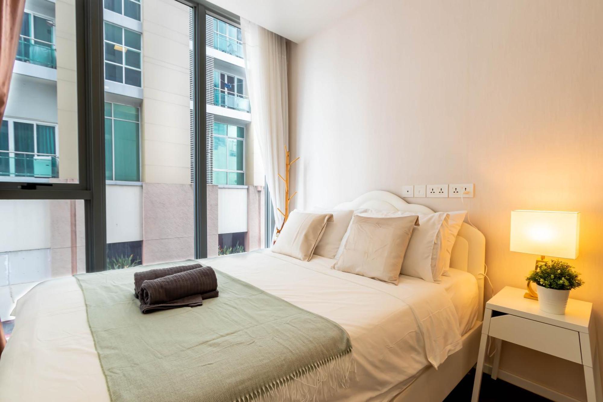 Hyde Sukhumvit 11 Branded Suites Bangkok Bagian luar foto