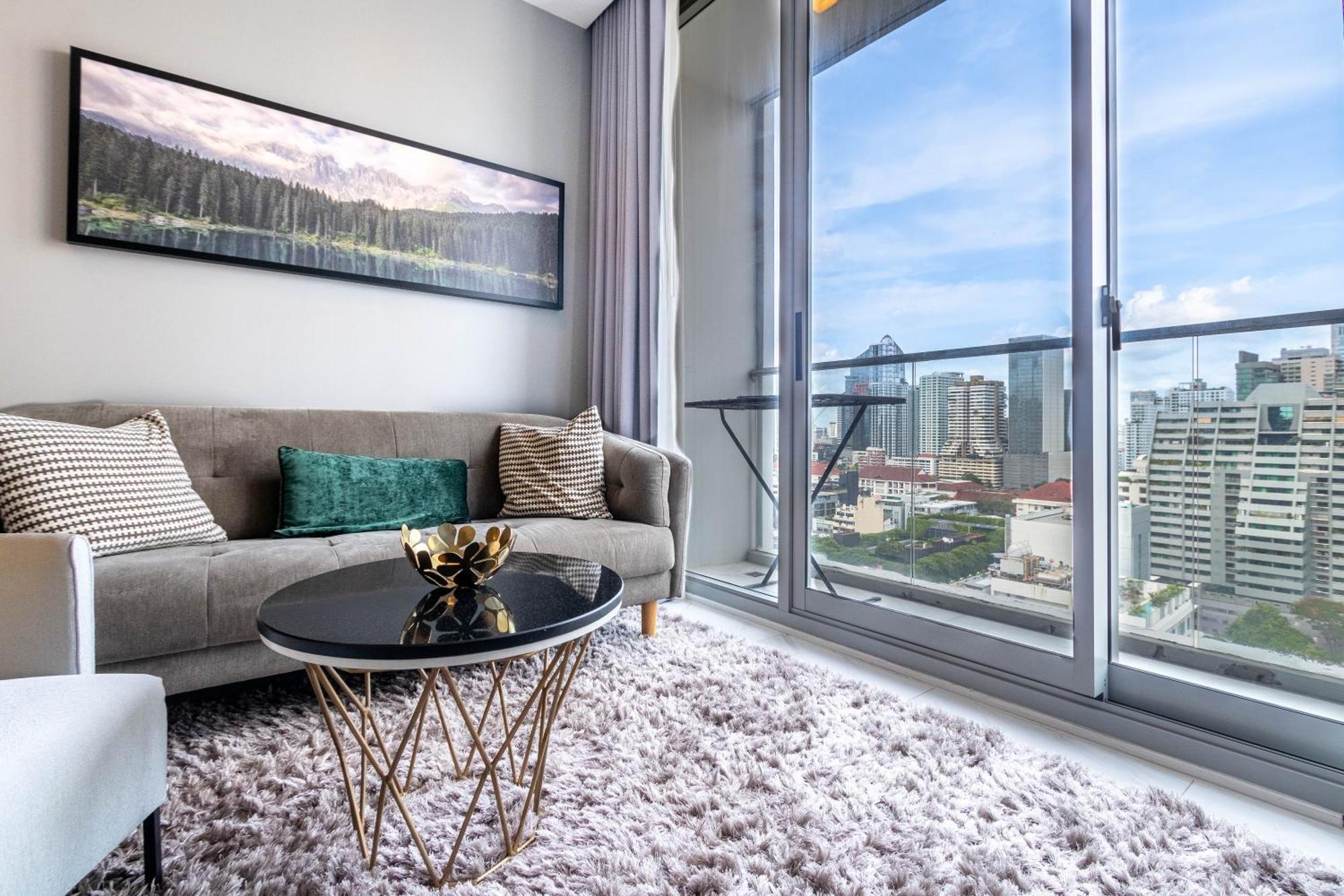 Hyde Sukhumvit 11 Branded Suites Bangkok Bagian luar foto