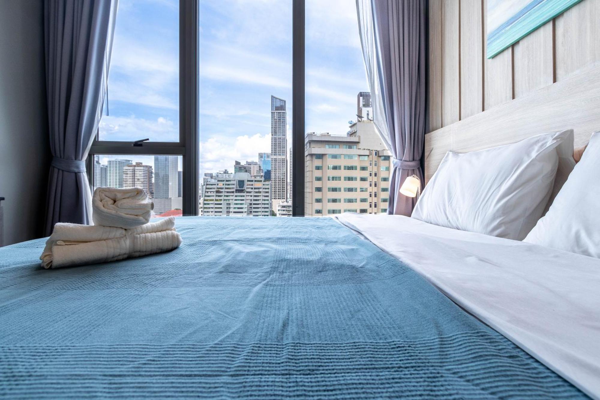 Hyde Sukhumvit 11 Branded Suites Bangkok Bagian luar foto