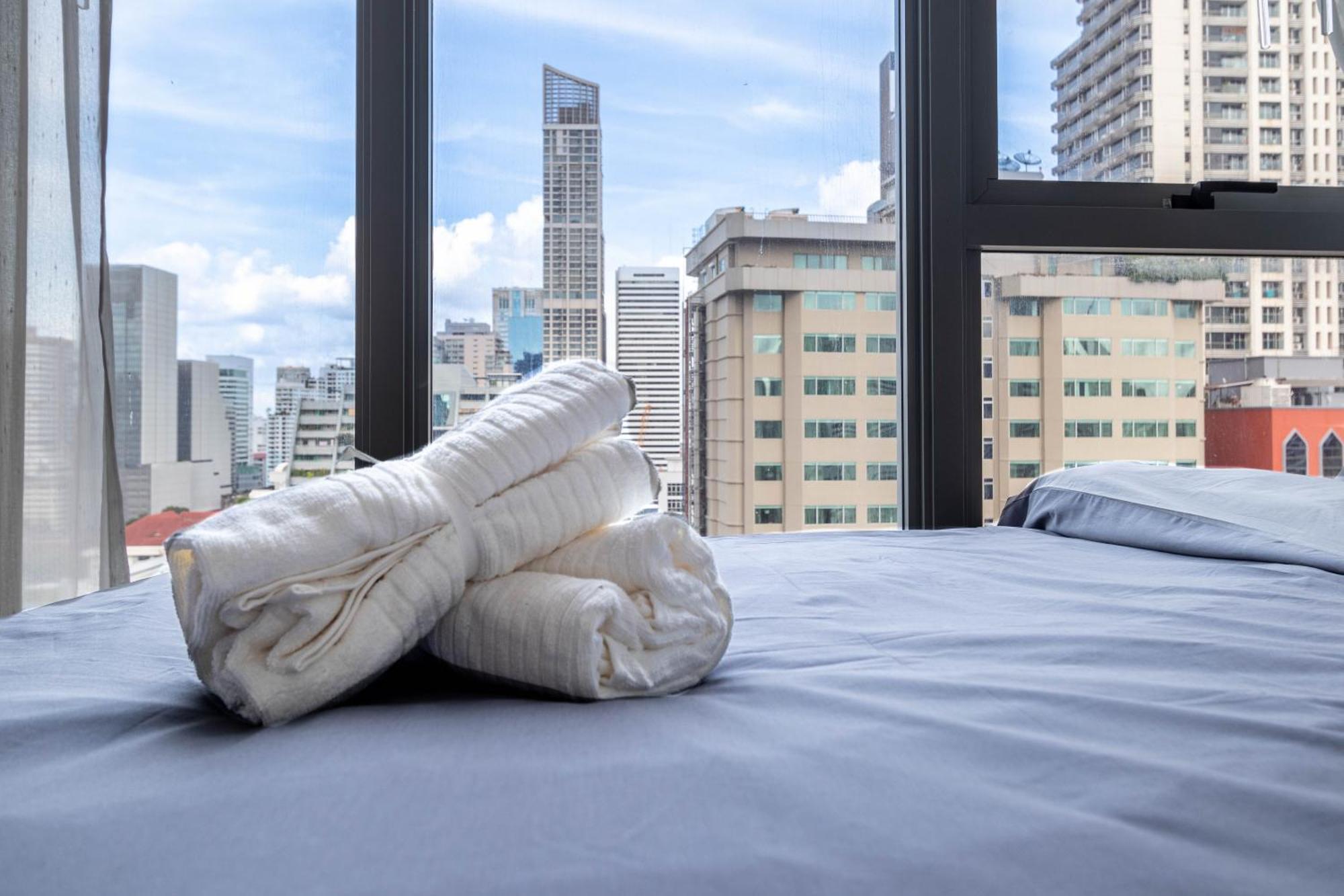Hyde Sukhumvit 11 Branded Suites Bangkok Bagian luar foto