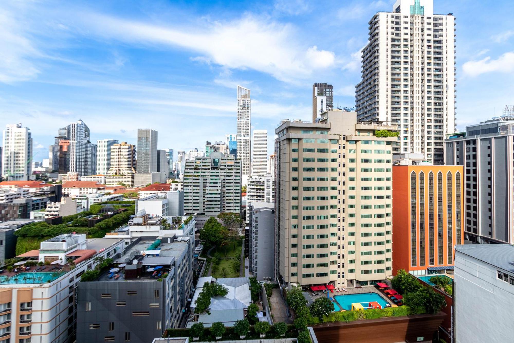 Hyde Sukhumvit 11 Branded Suites Bangkok Bagian luar foto