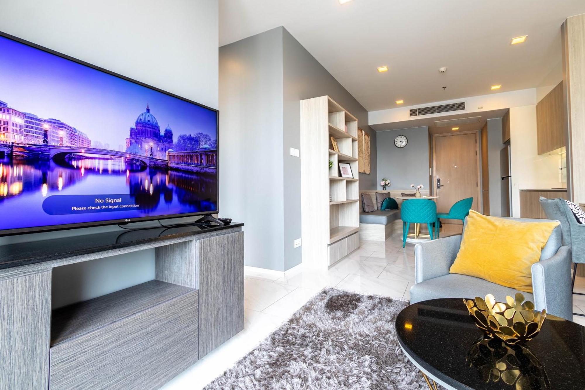 Hyde Sukhumvit 11 Branded Suites Bangkok Bagian luar foto