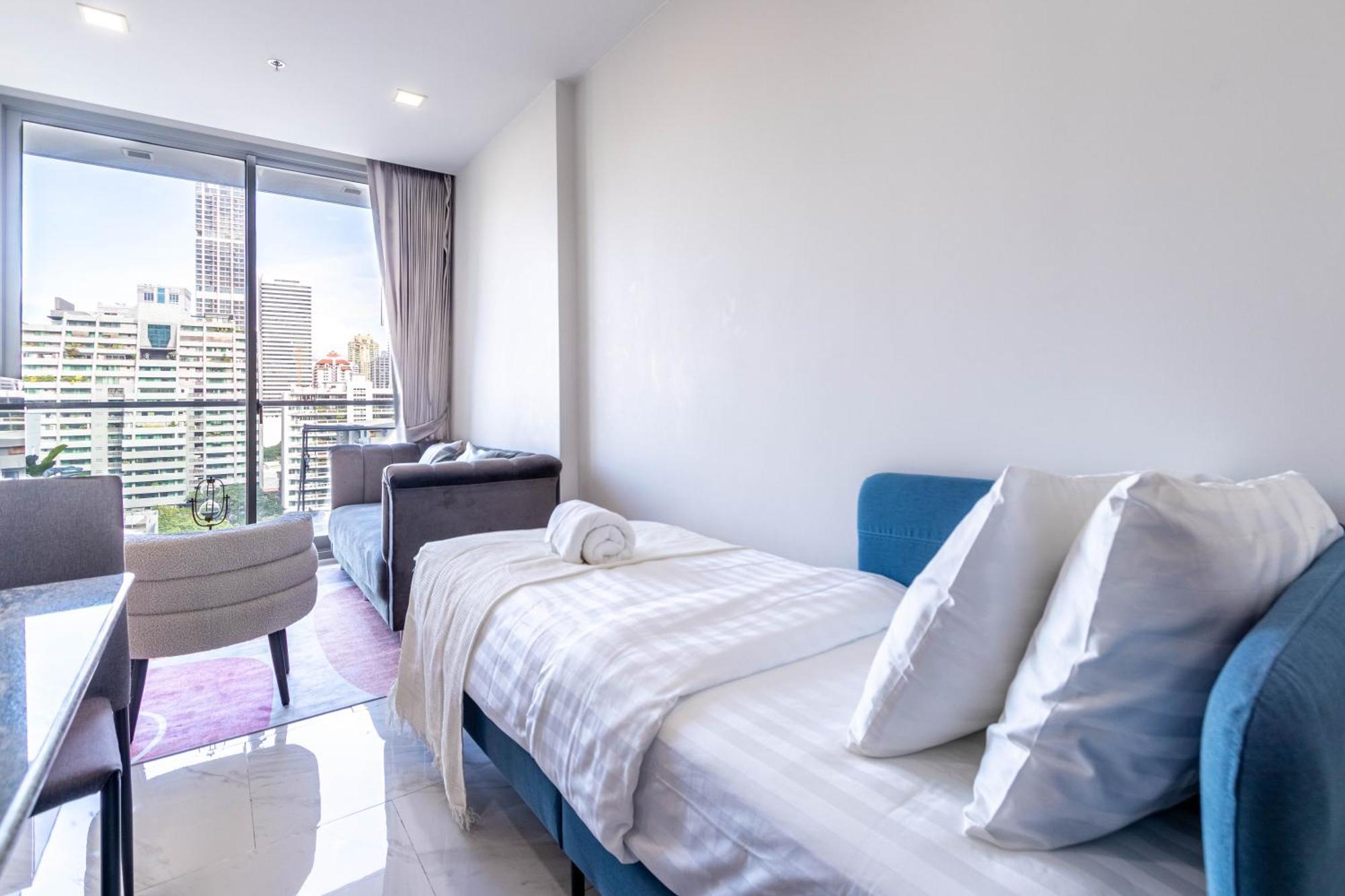 Hyde Sukhumvit 11 Branded Suites Bangkok Bagian luar foto