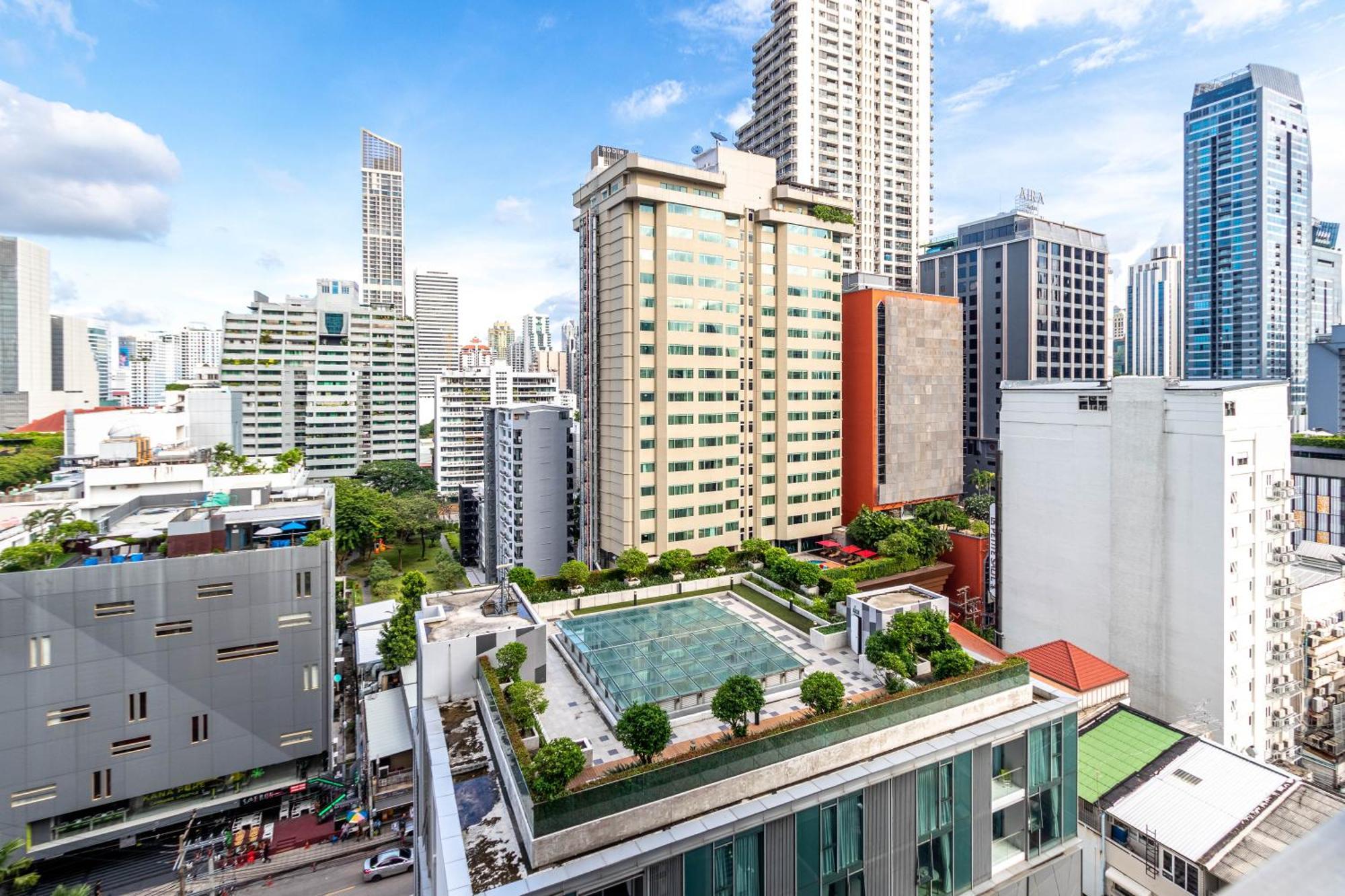 Hyde Sukhumvit 11 Branded Suites Bangkok Bagian luar foto