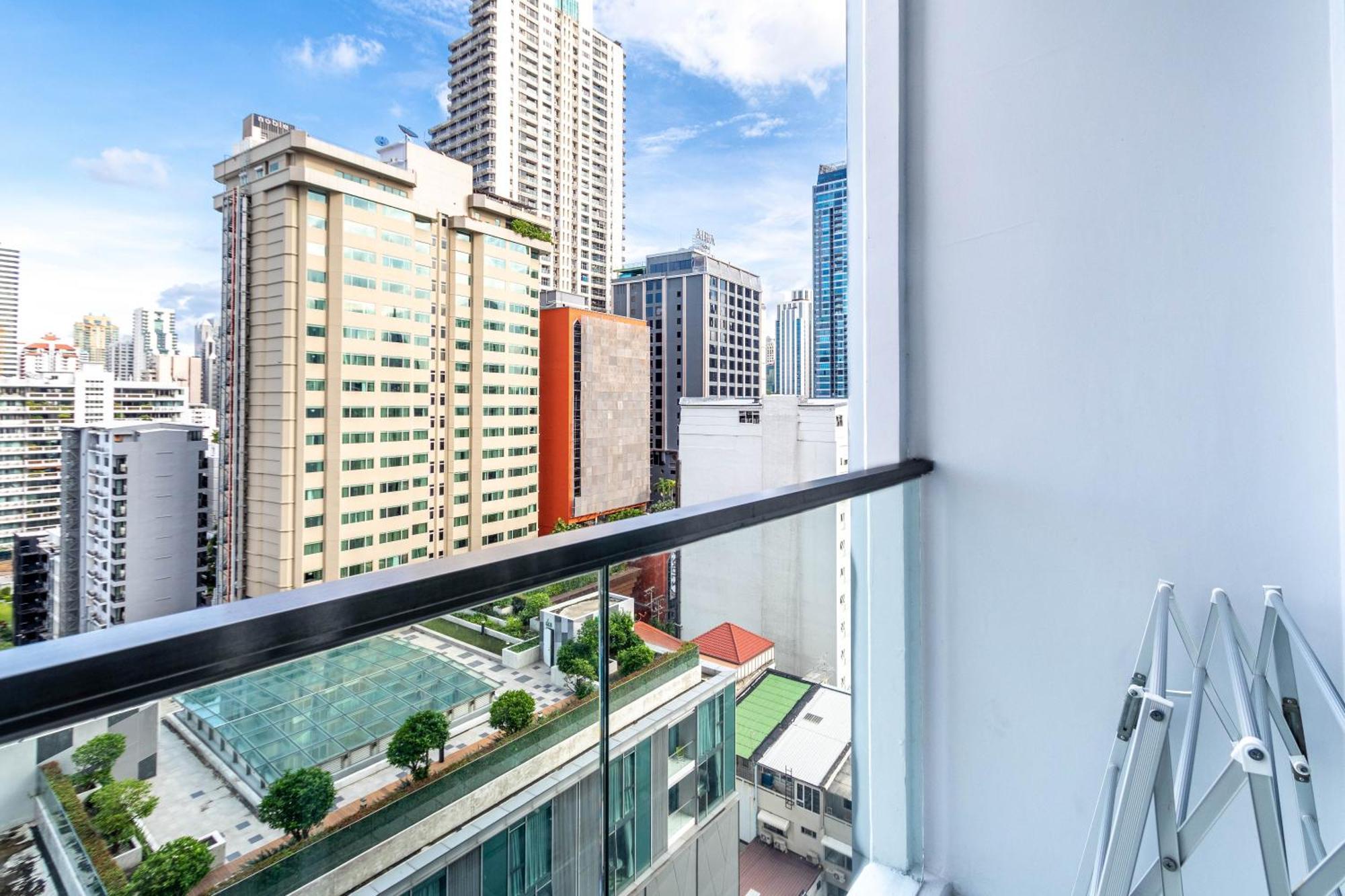 Hyde Sukhumvit 11 Branded Suites Bangkok Bagian luar foto