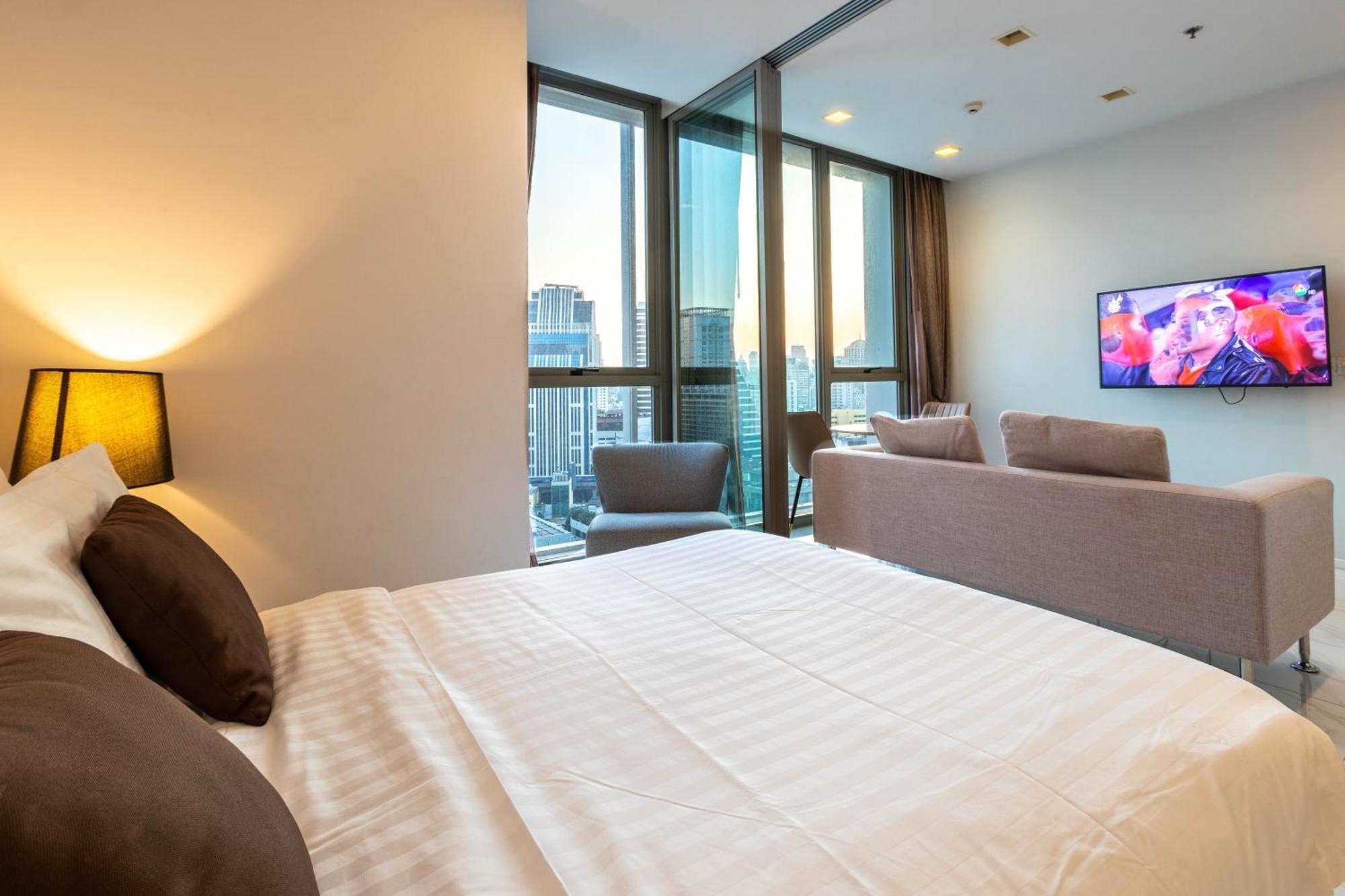Hyde Sukhumvit 11 Branded Suites Bangkok Bagian luar foto