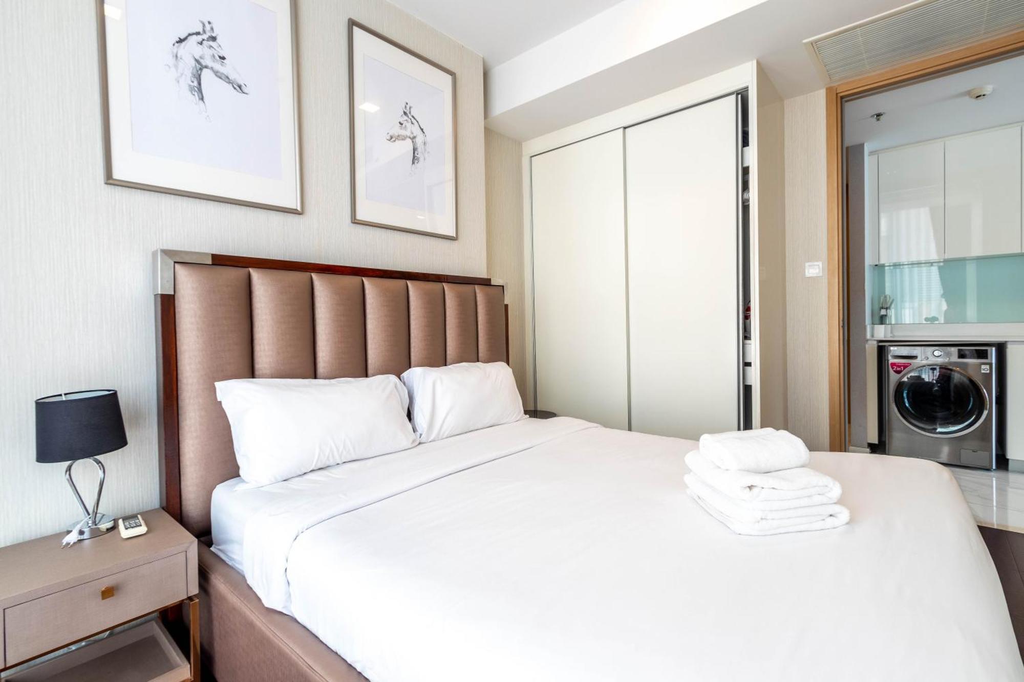 Hyde Sukhumvit 11 Branded Suites Bangkok Bagian luar foto