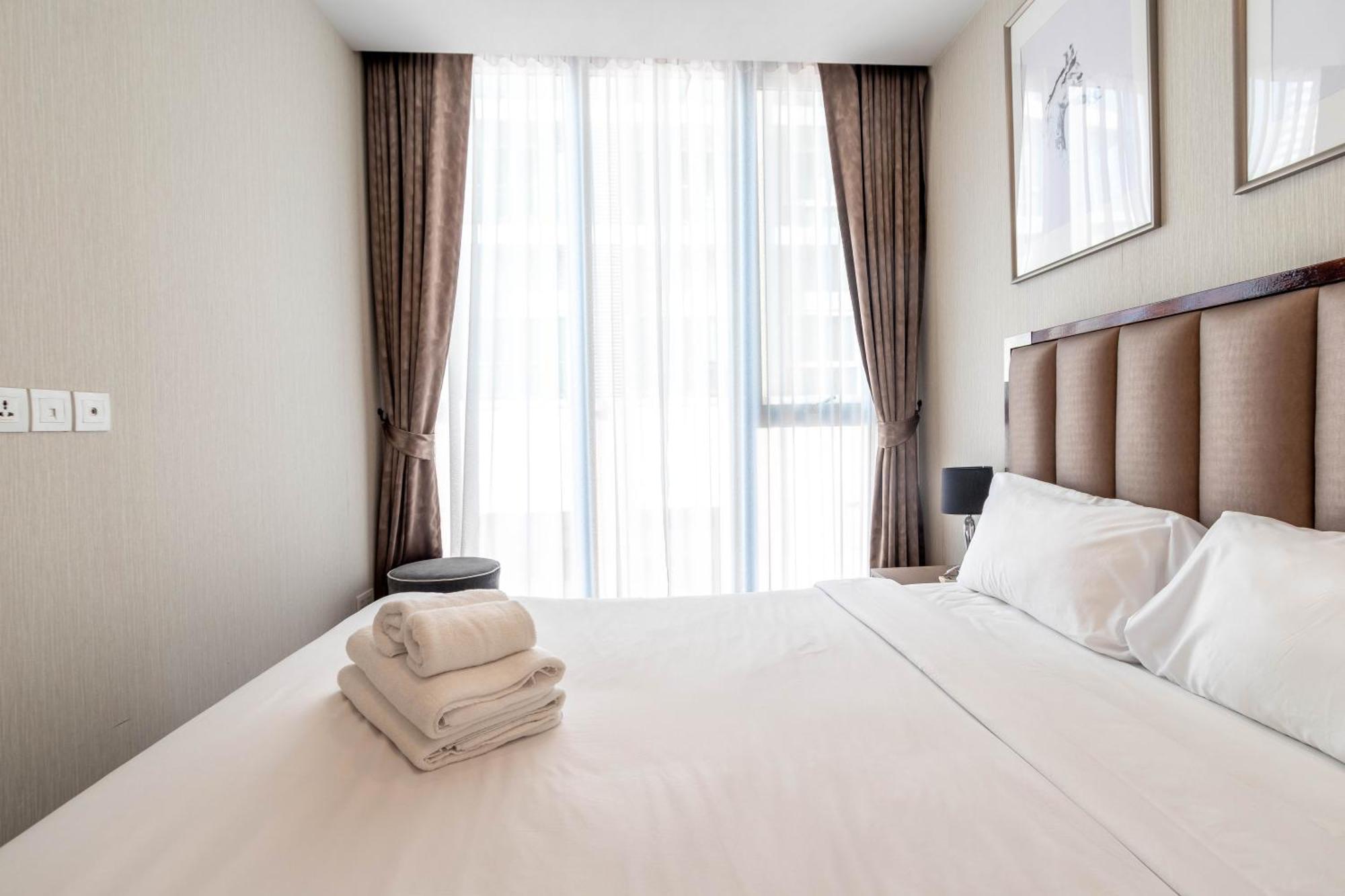 Hyde Sukhumvit 11 Branded Suites Bangkok Bagian luar foto