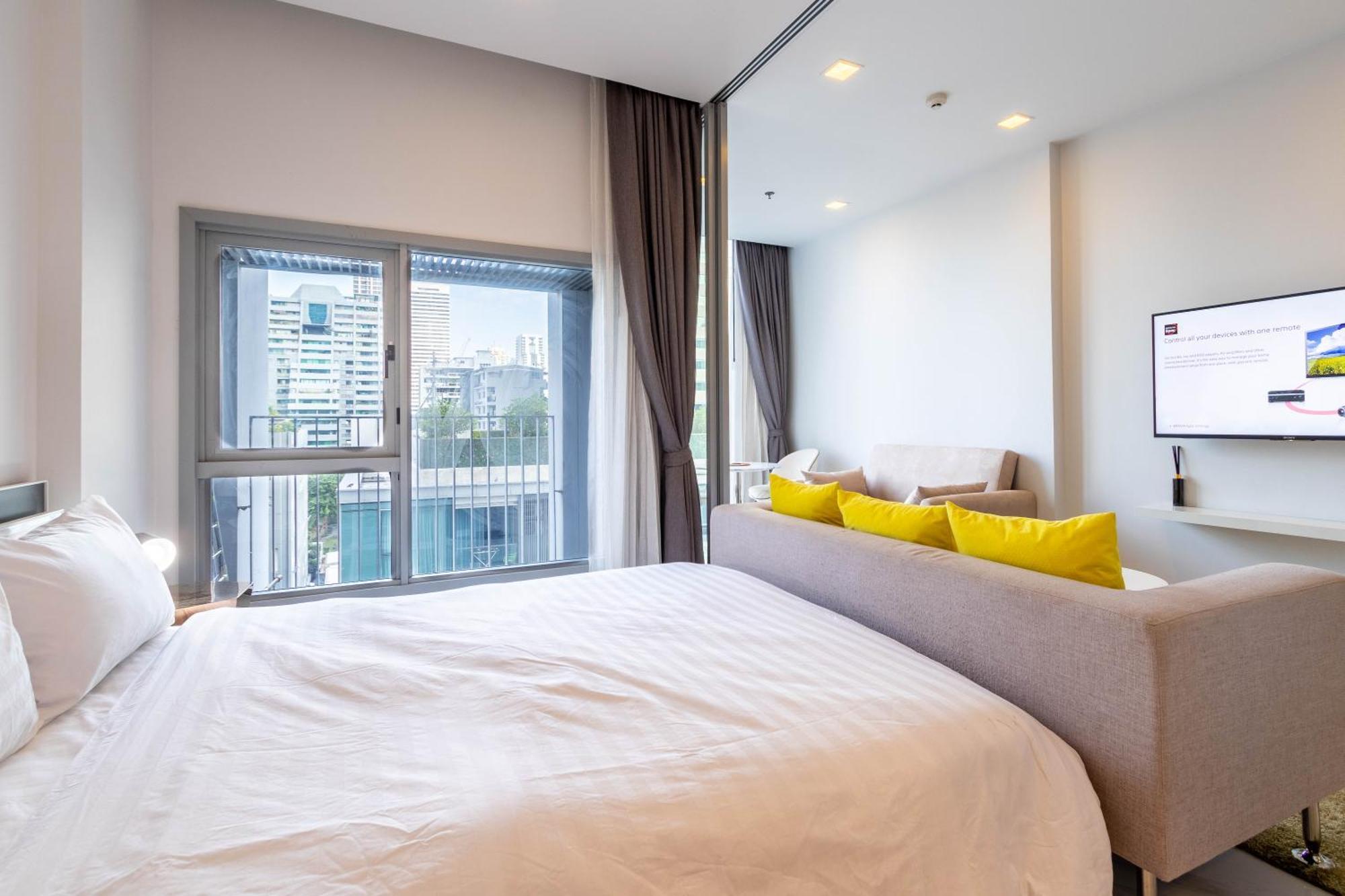 Hyde Sukhumvit 11 Branded Suites Bangkok Bagian luar foto