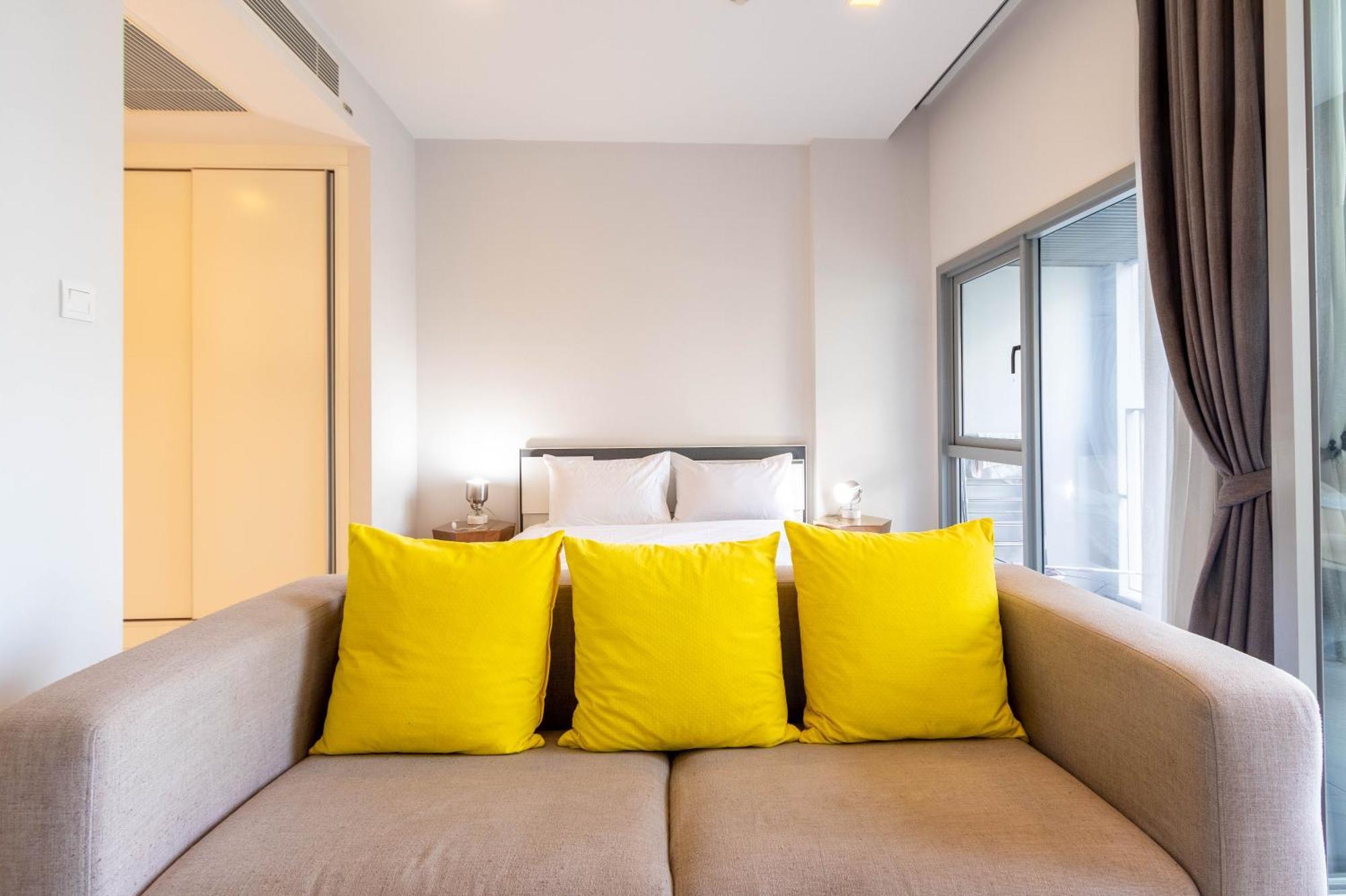 Hyde Sukhumvit 11 Branded Suites Bangkok Bagian luar foto