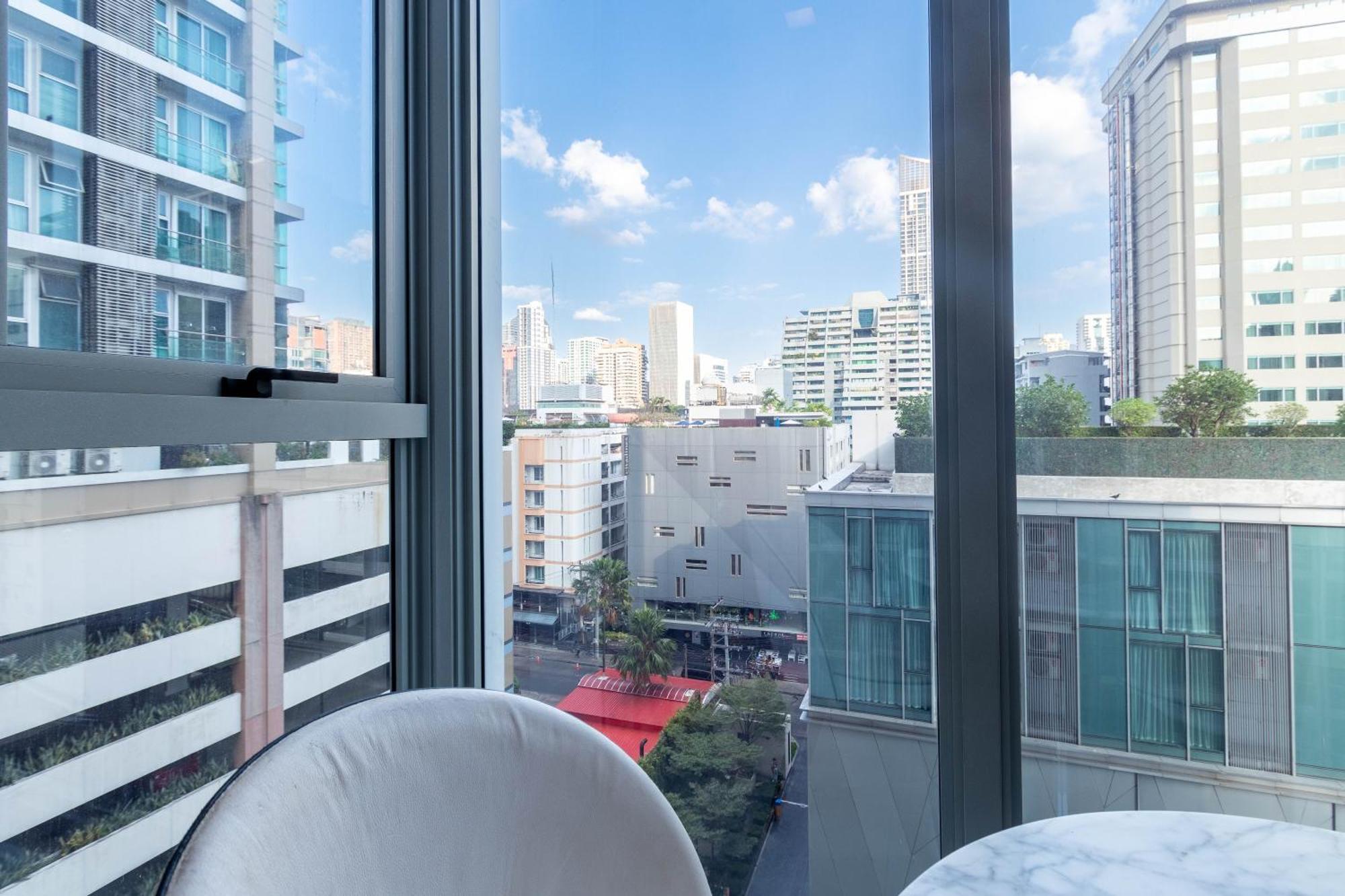 Hyde Sukhumvit 11 Branded Suites Bangkok Bagian luar foto